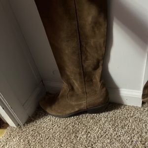 Brown boots w/ a little heel
